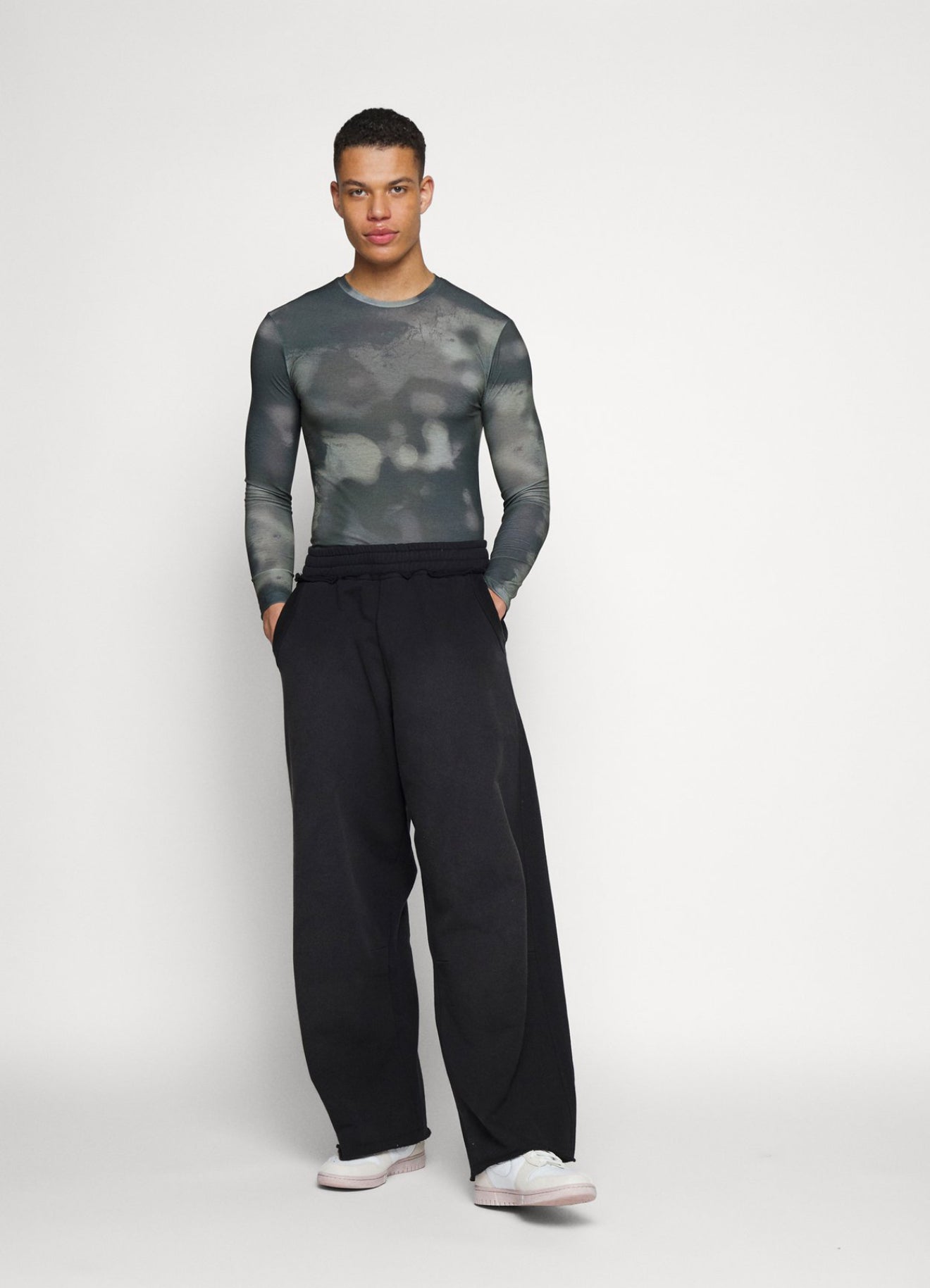 Czarne spodnie oversize z Bawełny. Unisex