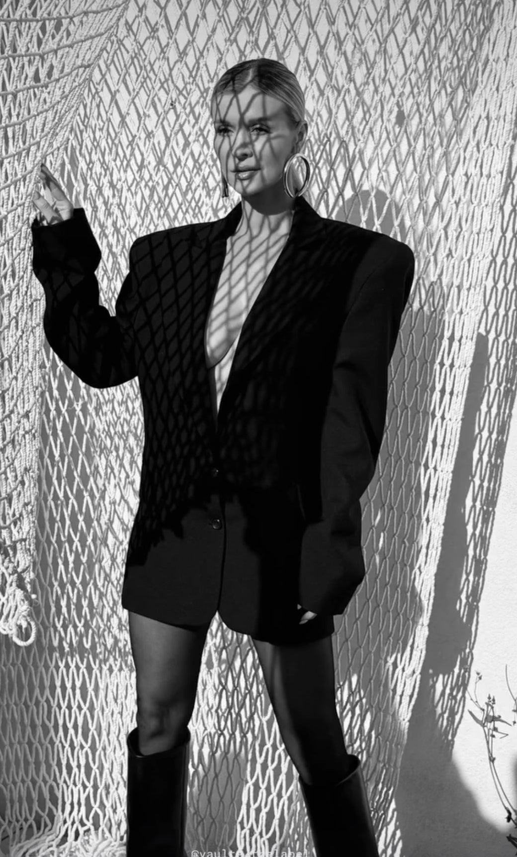 Czarna marynarka sukienka Paris – mocne ramiona, wełna | Vaulte The Label