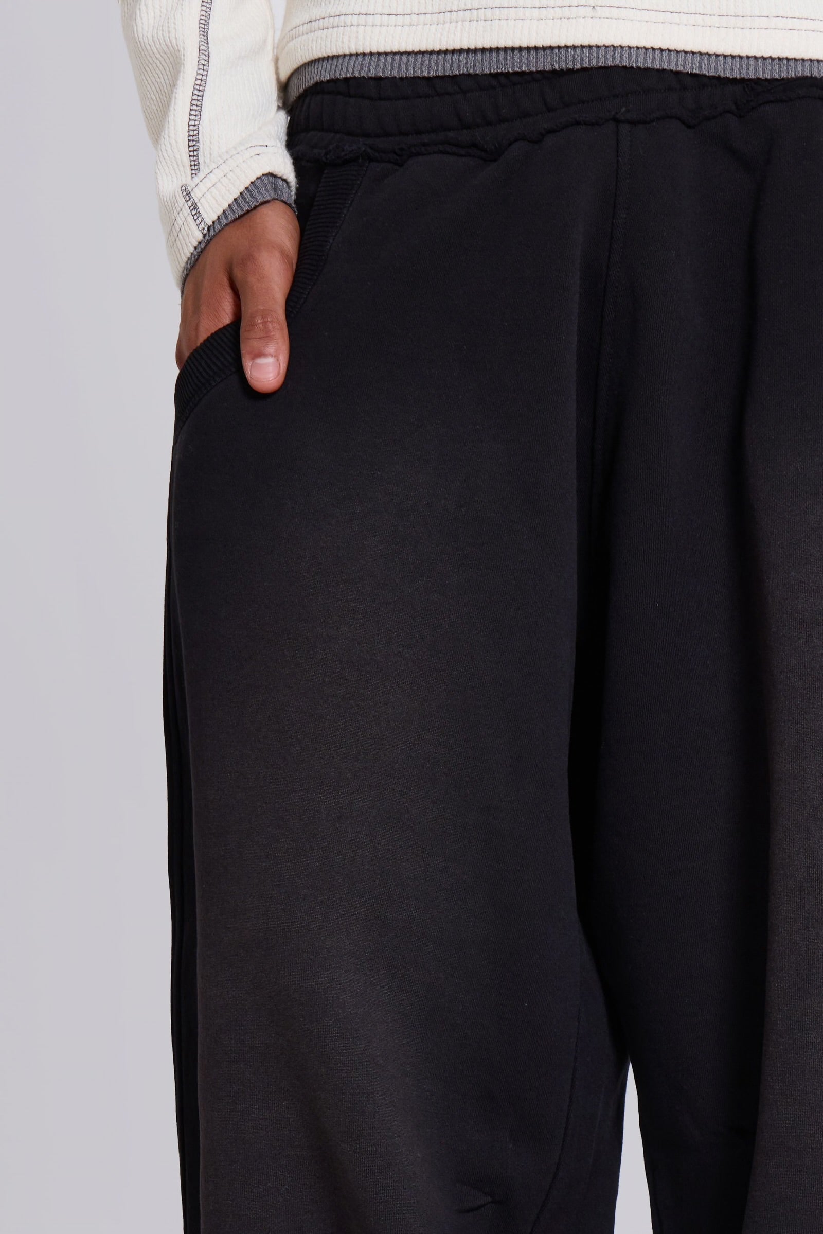 Czarne spodnie oversize z Bawełny. Unisex