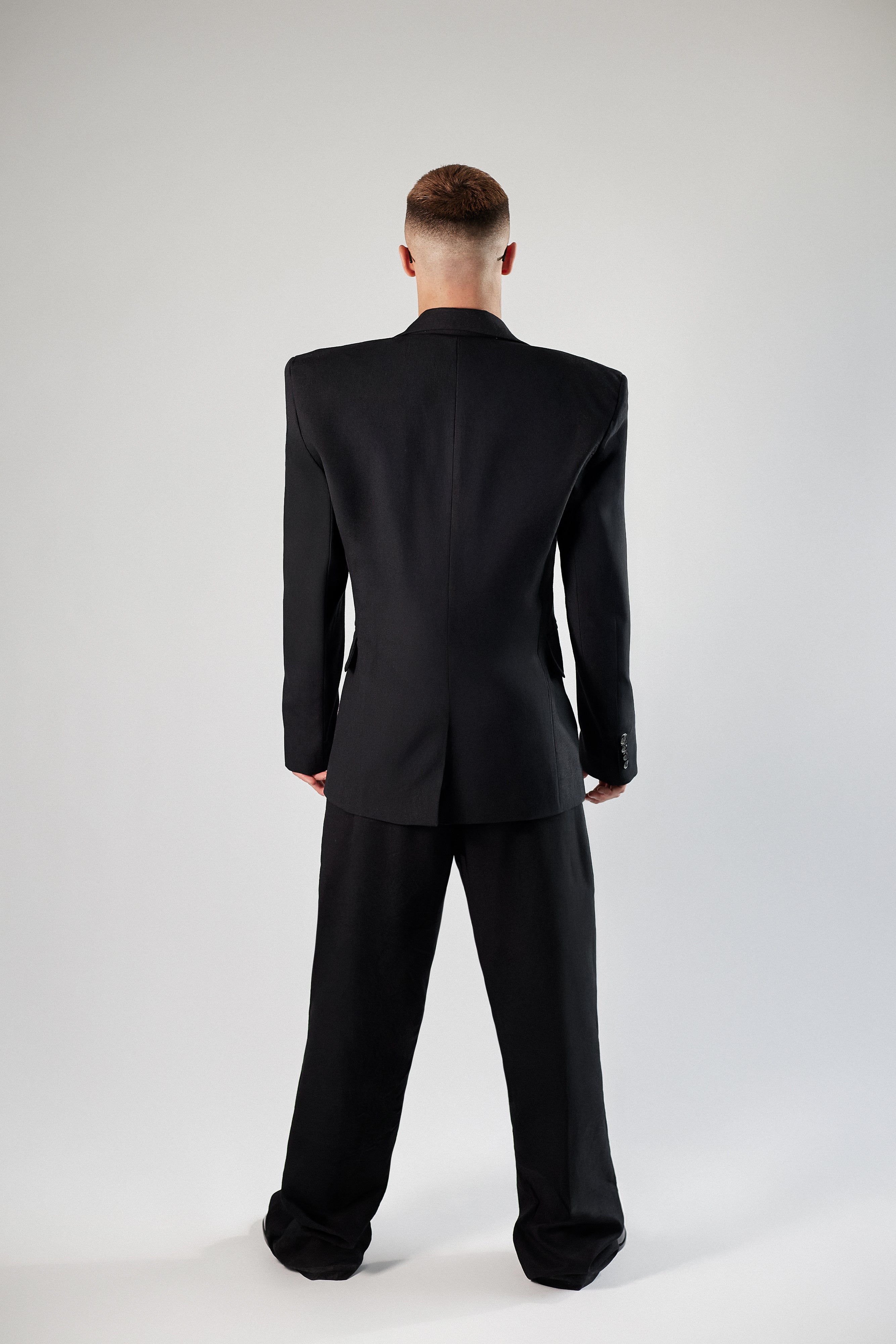 Czarna marynarka sukienka Paris – mocne ramiona, wełna | Vaulte The Label