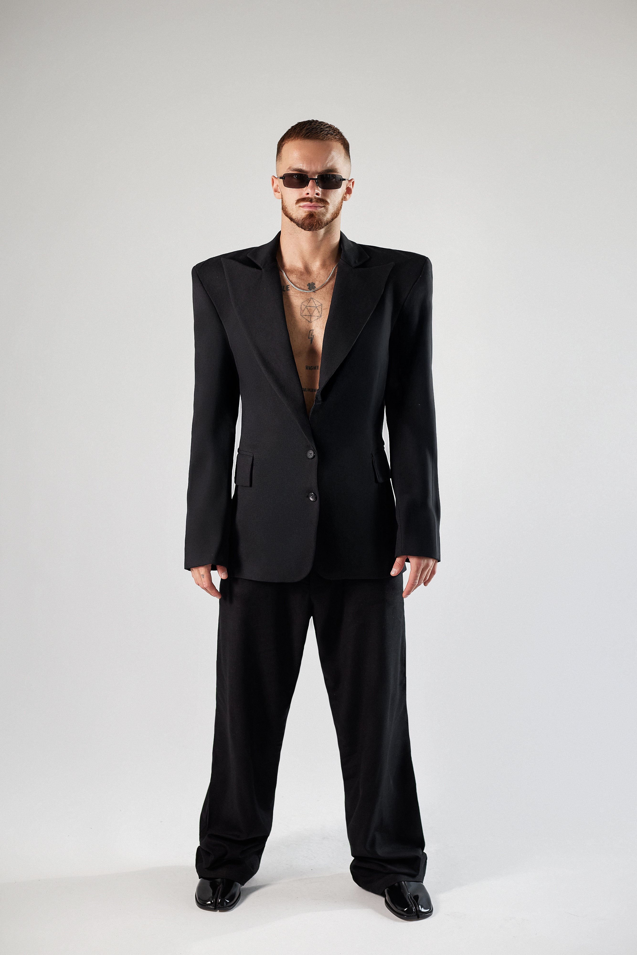 Czarna marynarka sukienka Paris – mocne ramiona, wełna | Vaulte The Label