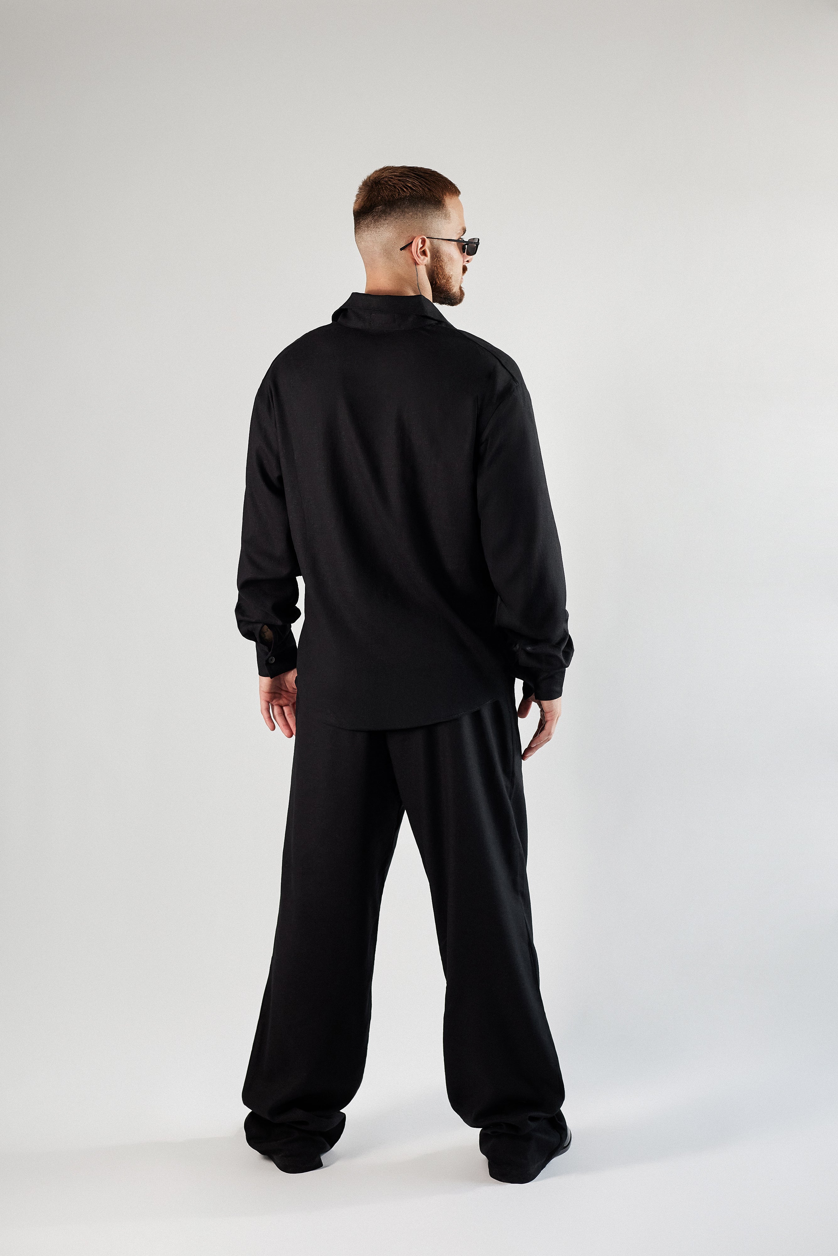 Męski biały komplet z lnu - koszula i spodnie - dwa kolory