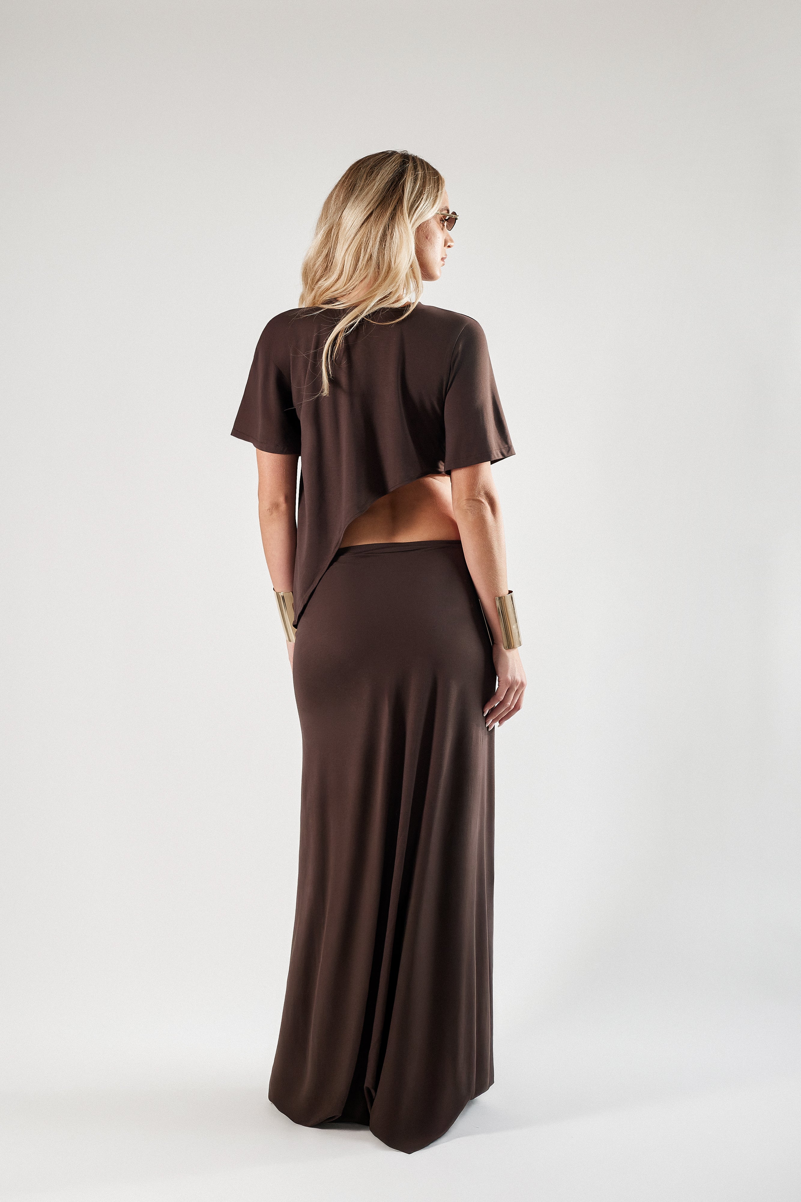 Długa sukienka z wbudowanym t-shirtem. Czekolada lub khaki