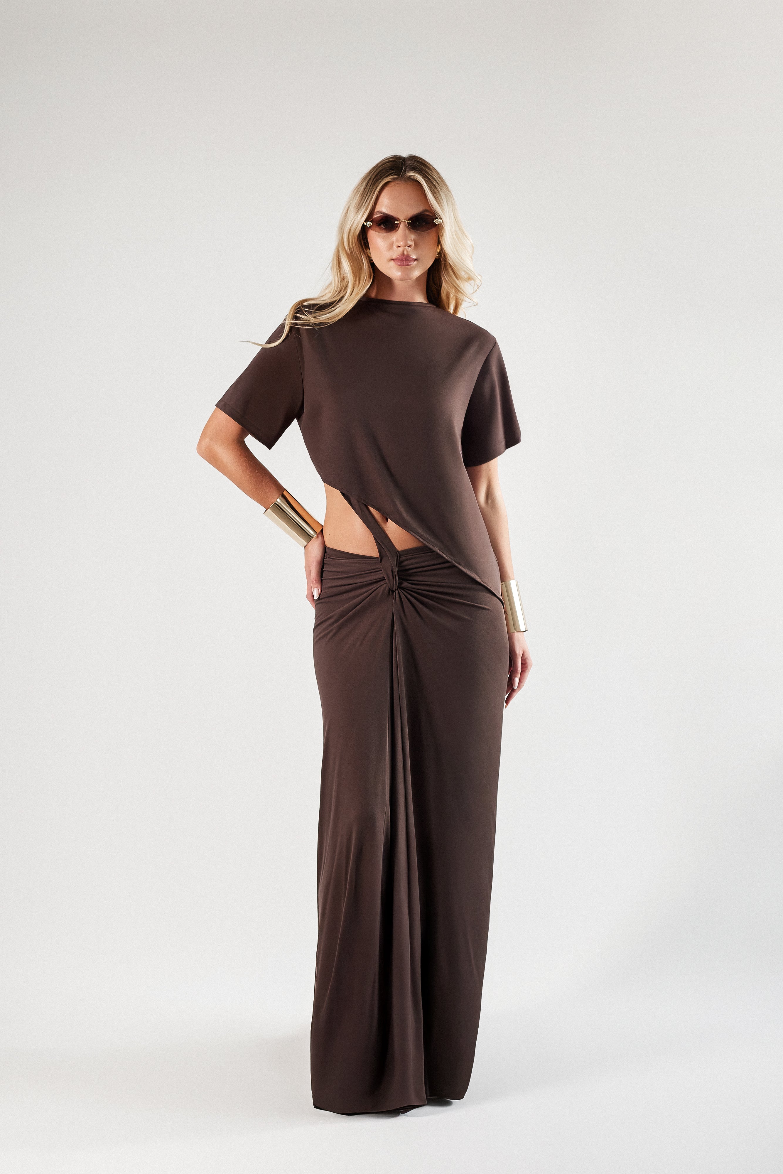 Długa sukienka z wbudowanym t-shirtem. Czekolada lub khaki