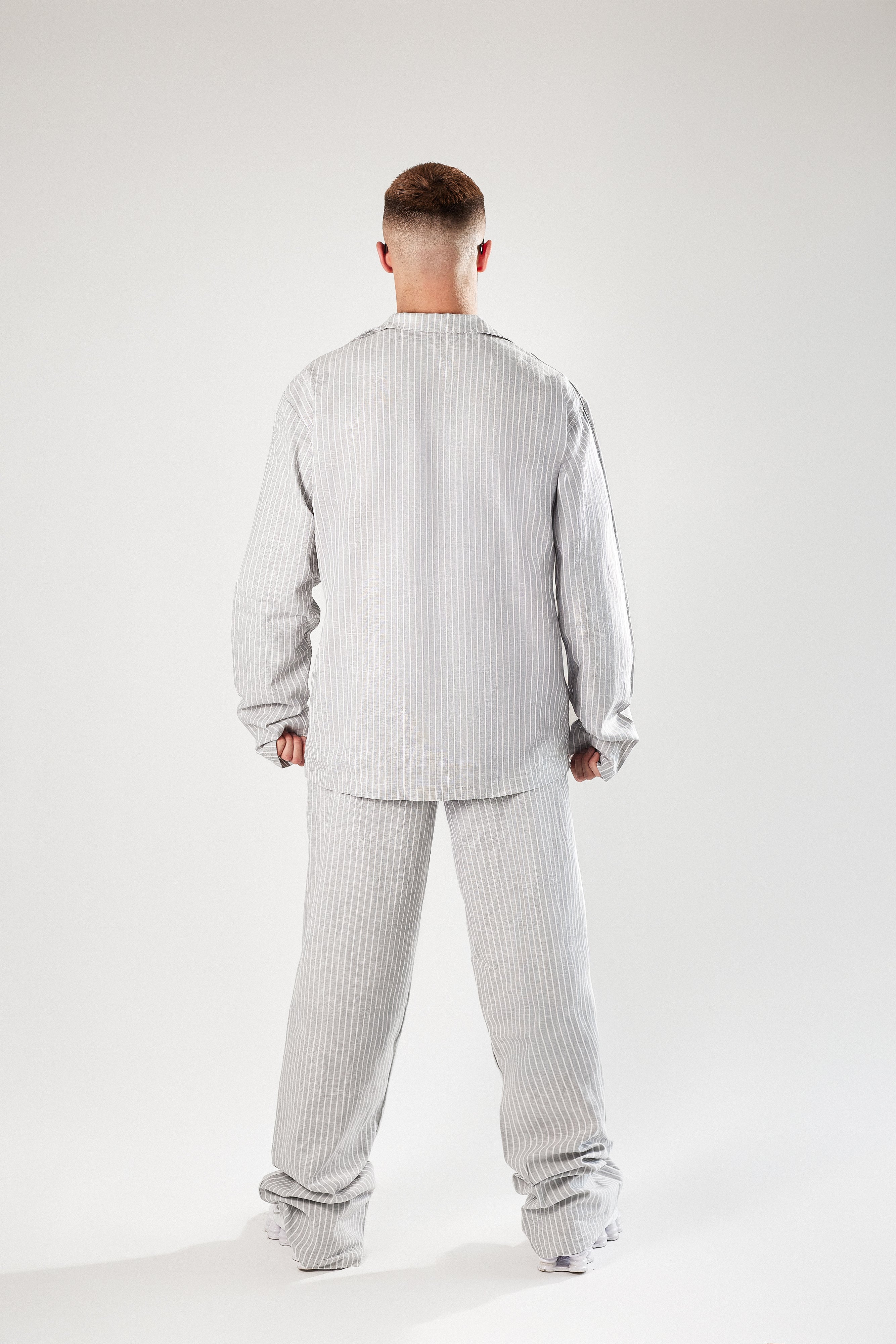 Lniany komplet w szary prążek