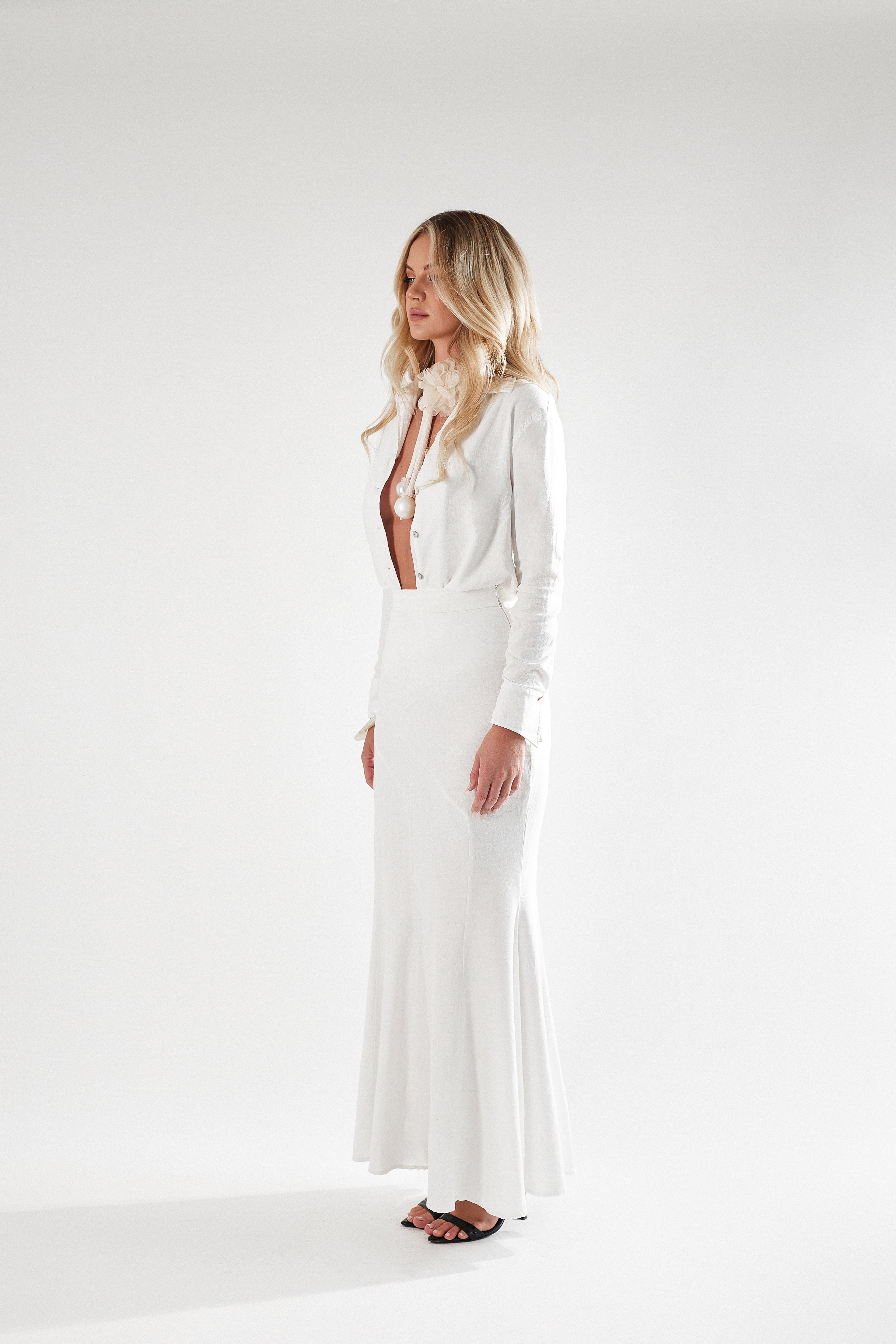 Lniany komplet : koszula i długa spódnica. Beż i biały.