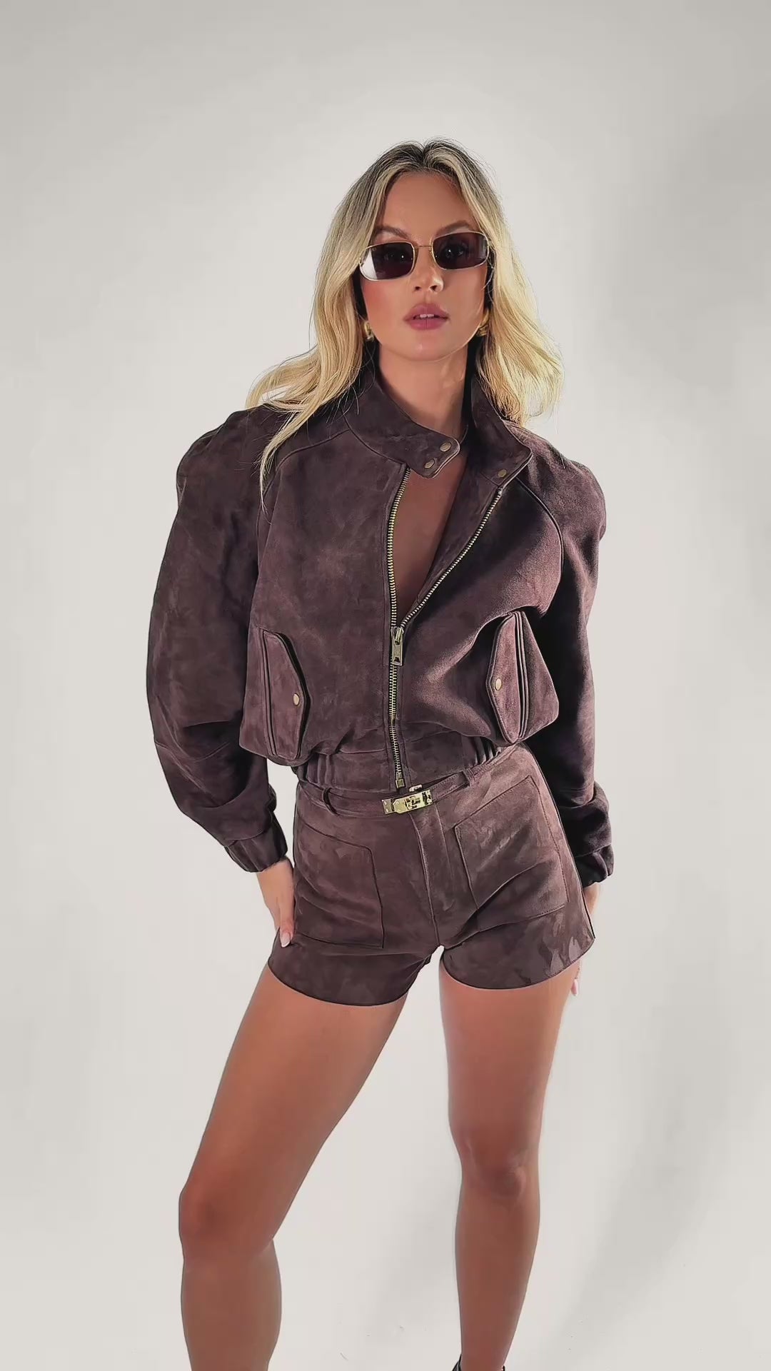 Damskie szorty z zamszu