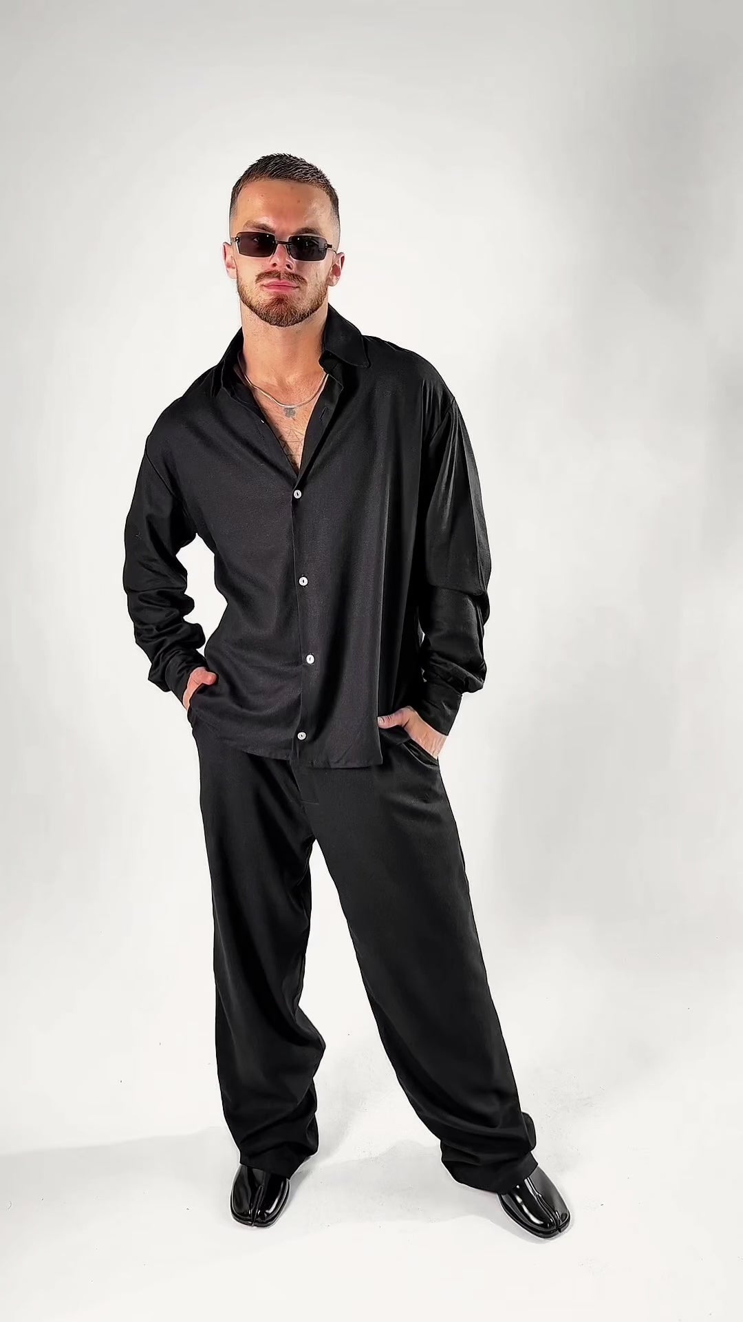 Męski biały komplet z lnu - koszula i spodnie - dwa kolory