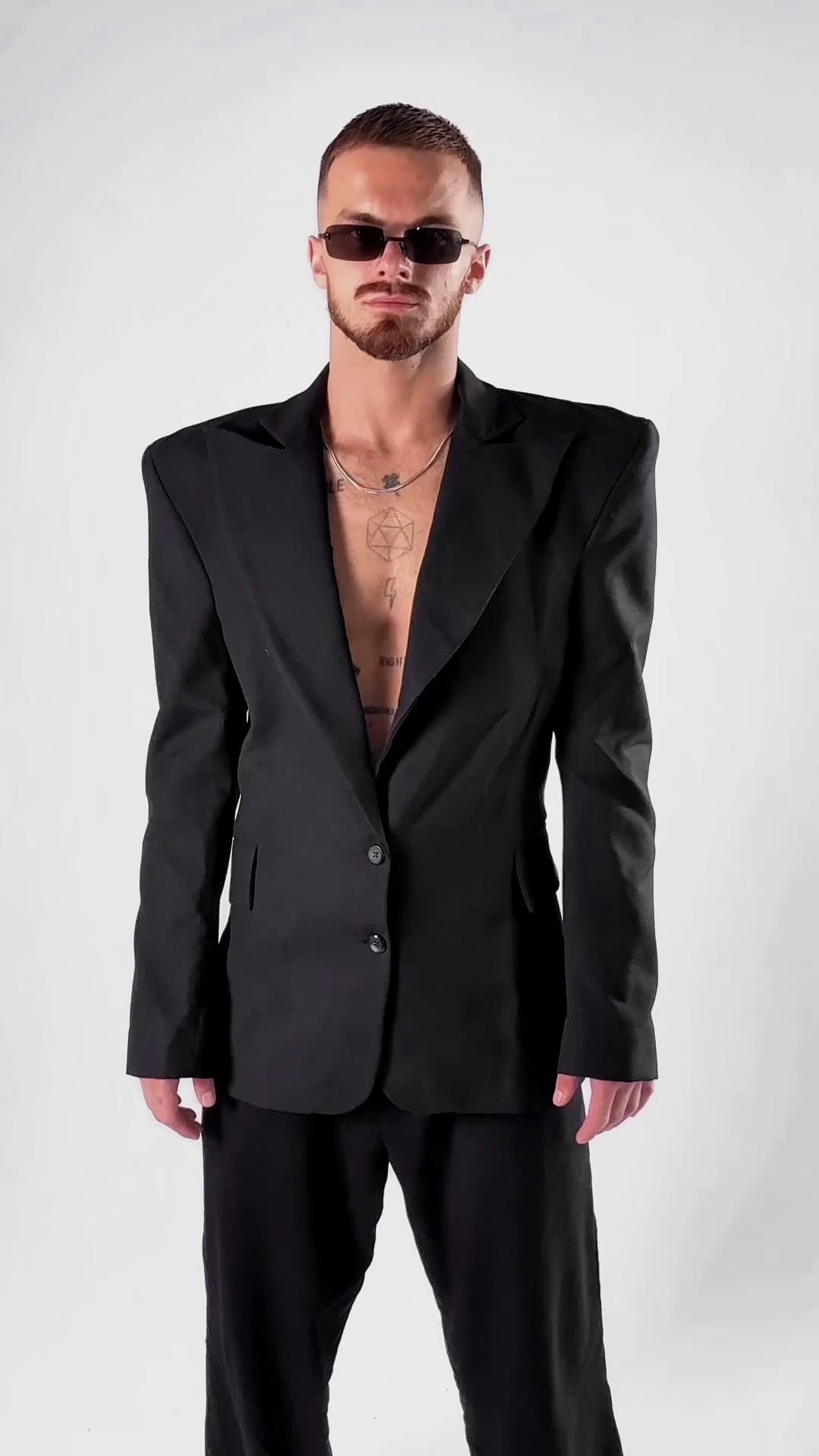 Czarna marynarka sukienka Paris – mocne ramiona, wełna | Vaulte The Label