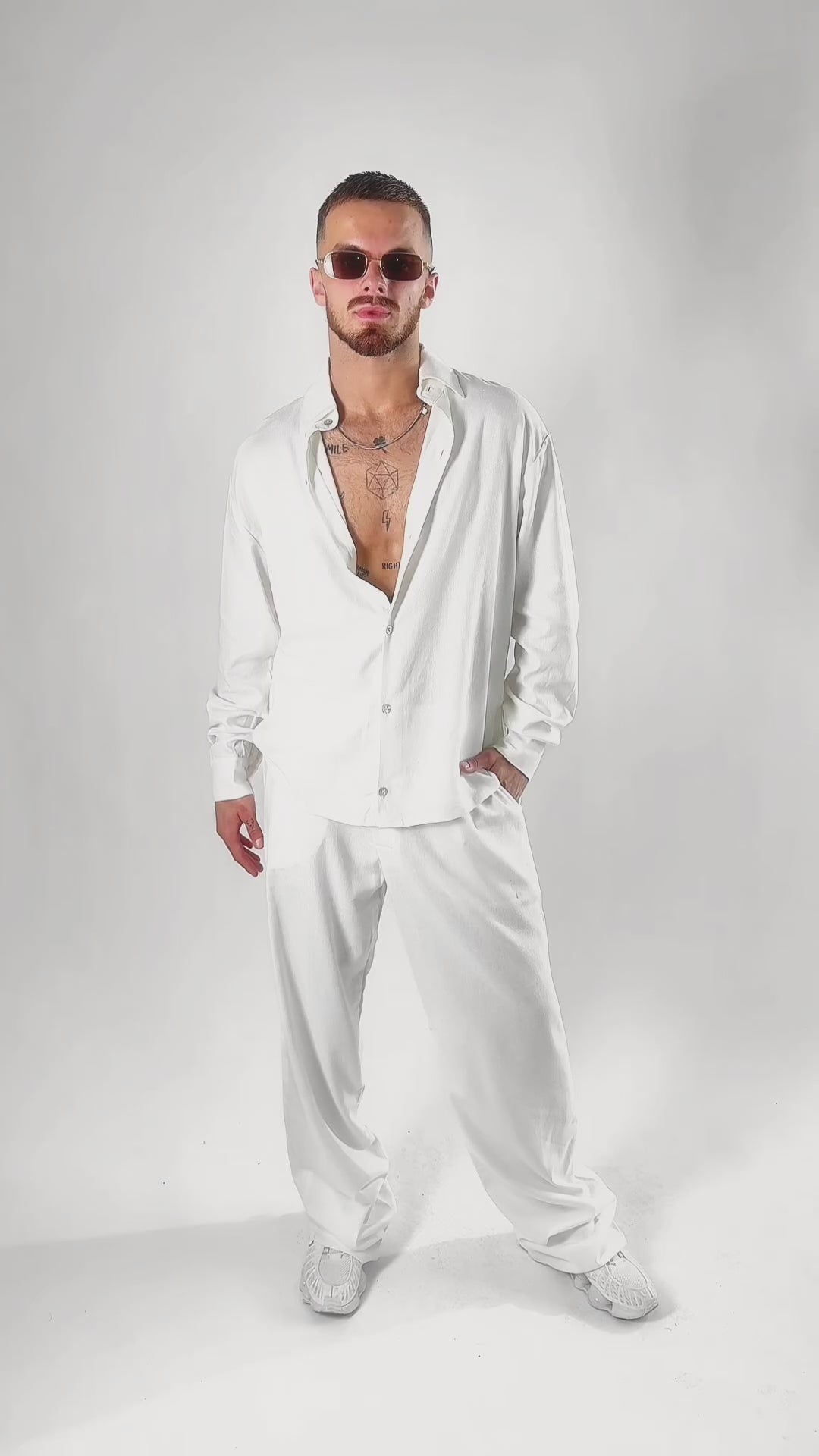 Męski biały komplet z lnu - koszula i spodnie - dwa kolory