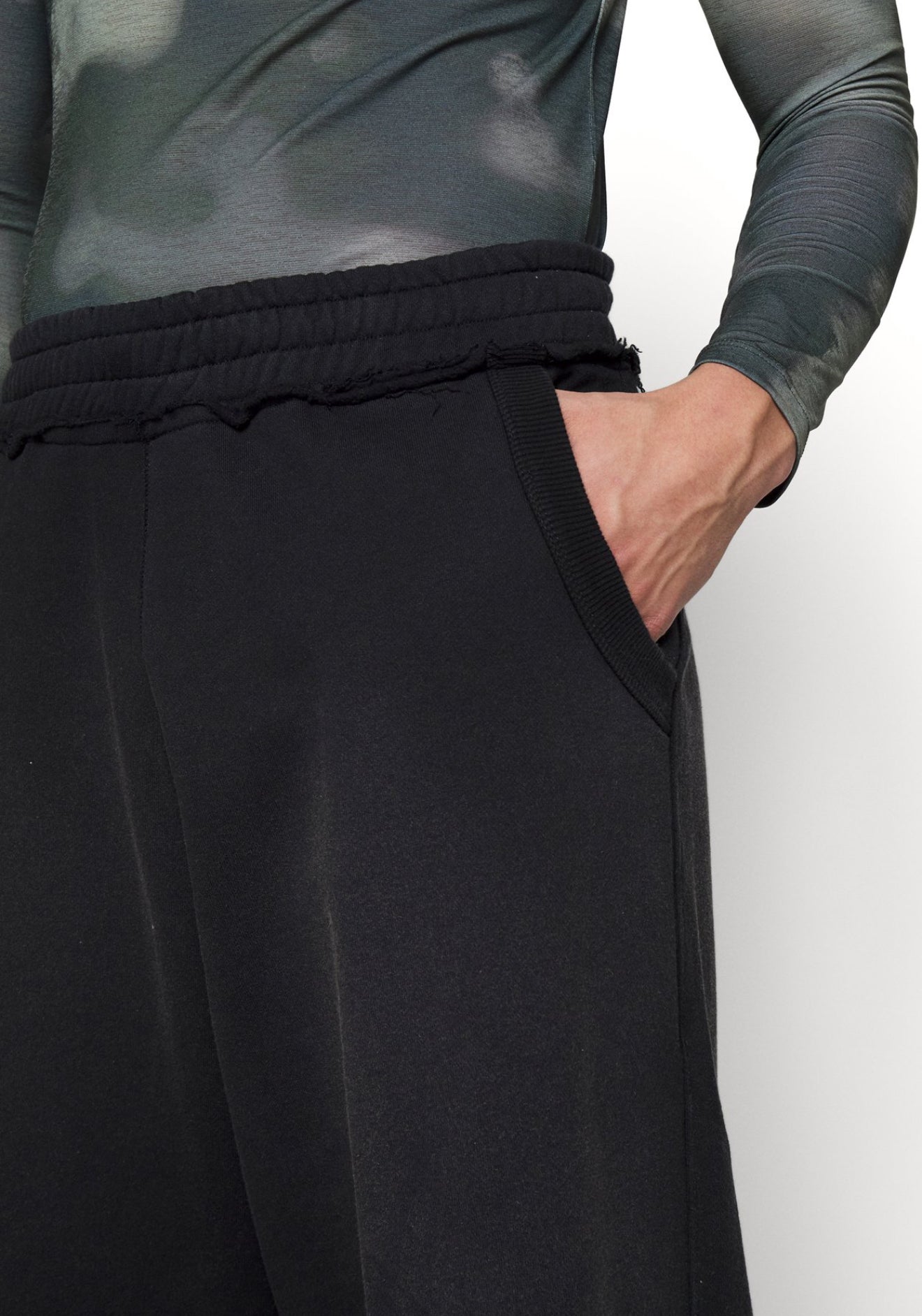 Czarne spodnie overisze z bawełny. Unisex